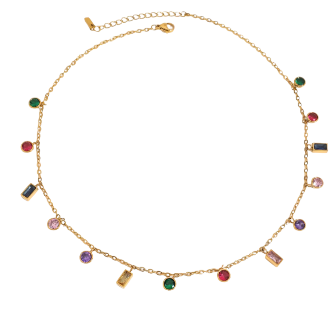 Collar dorado con colgante de gema modelo Gema de Auredune, detalle del acabado